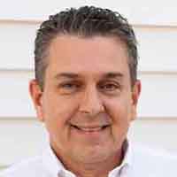 Salon owner Shannon Leigh review of excellent plumbing service completed before opening hours